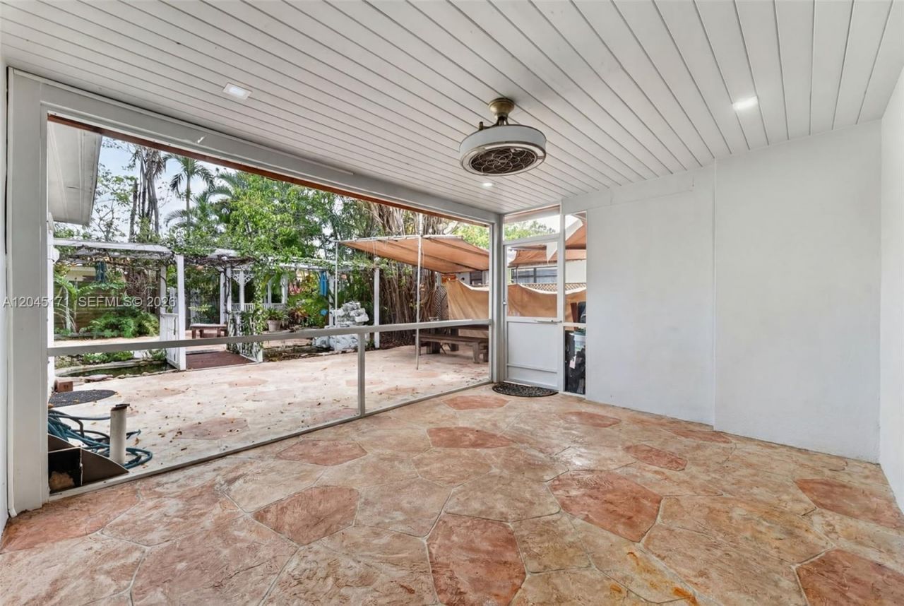 1805 N Dixie Hwy , Fort Lauderdale, FL 33305 Photo