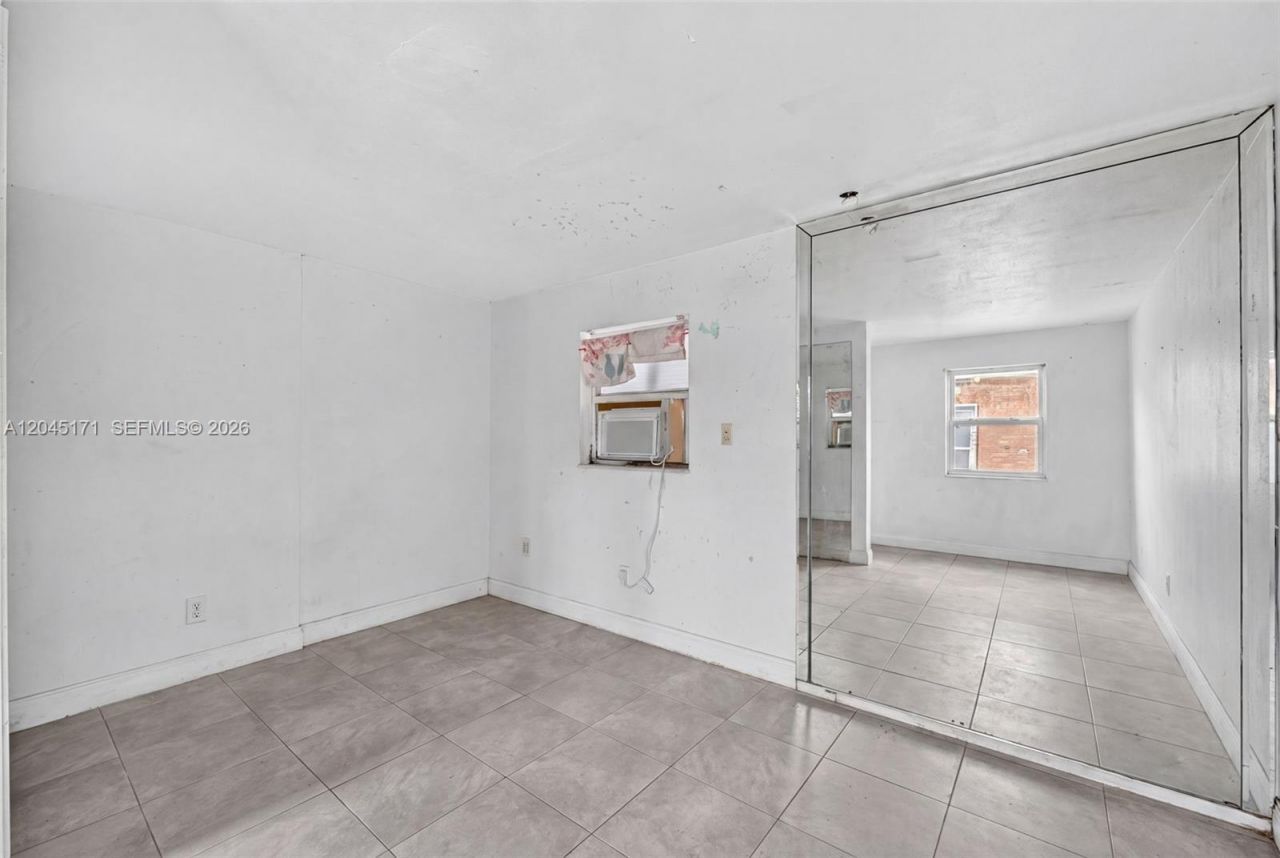 1805 N Dixie Hwy , Fort Lauderdale, FL 33305 Photo