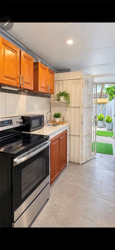 3324 NW 14th St, Unit 2, Miami, FL 33125 Photo