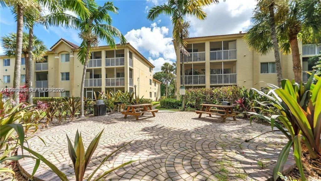 430 S Park , Unit 3-110, Hollywood, FL 33021 Photo