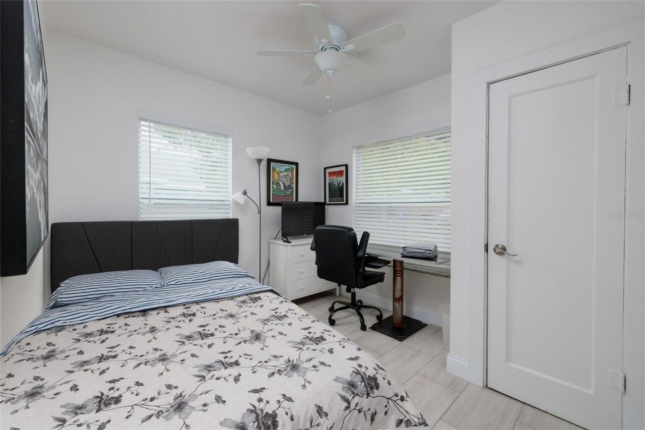 1147 James Avenue S, Saint Petersburg, FL 33705 Photo