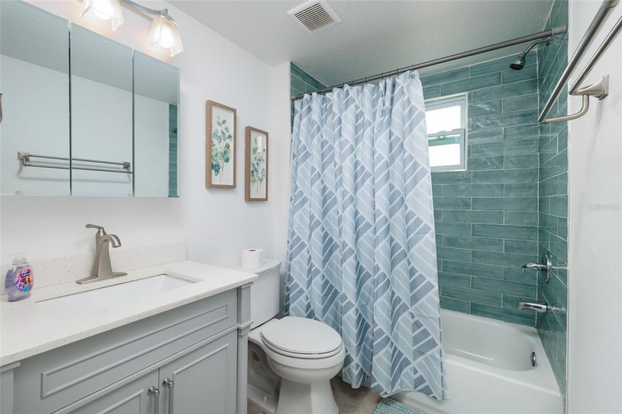 1147 James Avenue S, Saint Petersburg, FL 33705 Photo