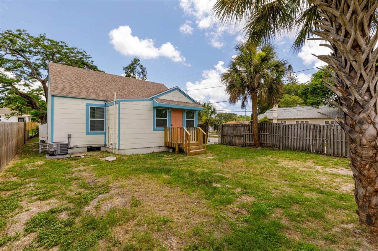 1147 James Avenue S, Saint Petersburg, FL 33705 Photo