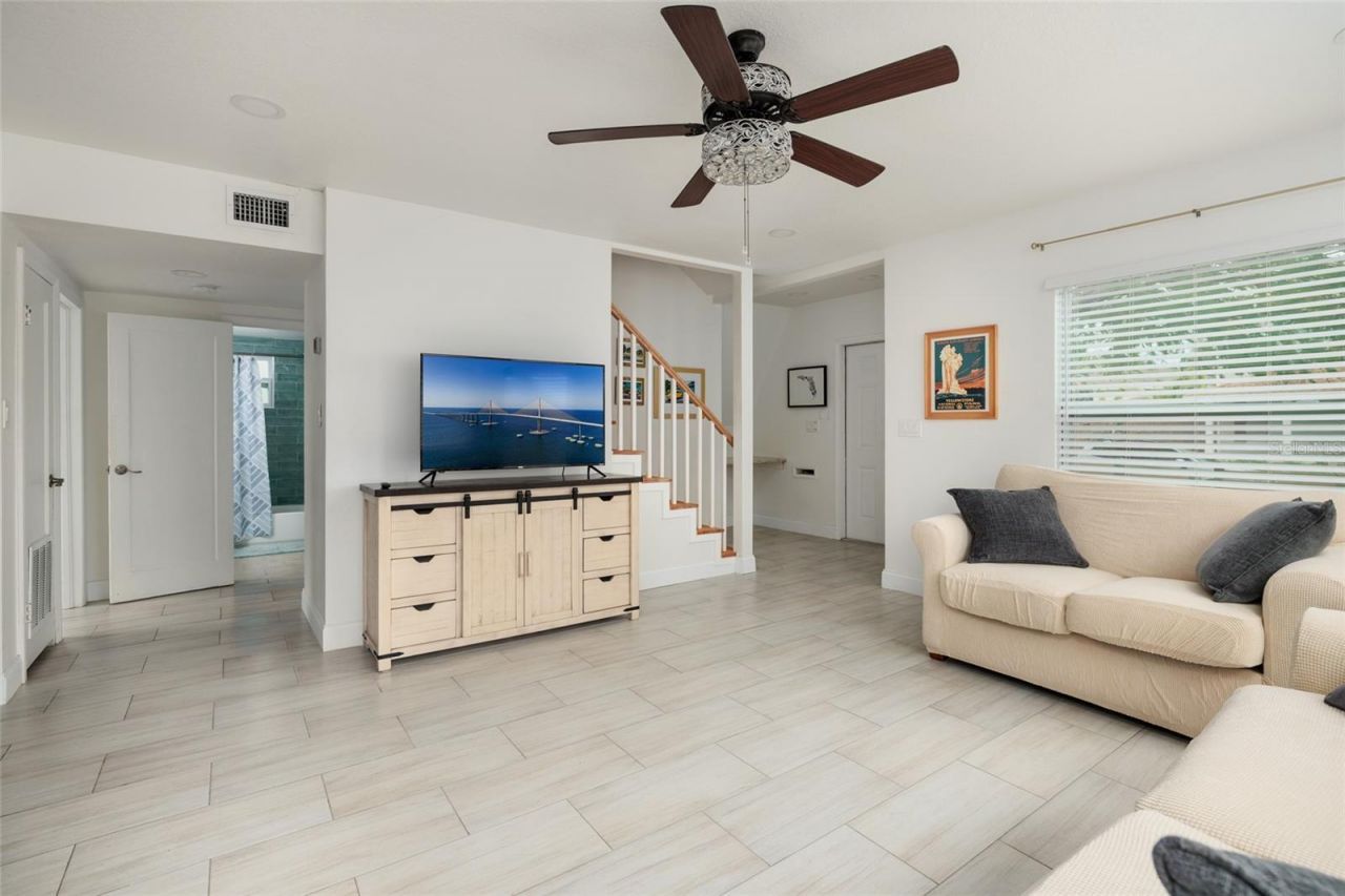 1147 James Avenue S, Saint Petersburg, FL 33705 Photo