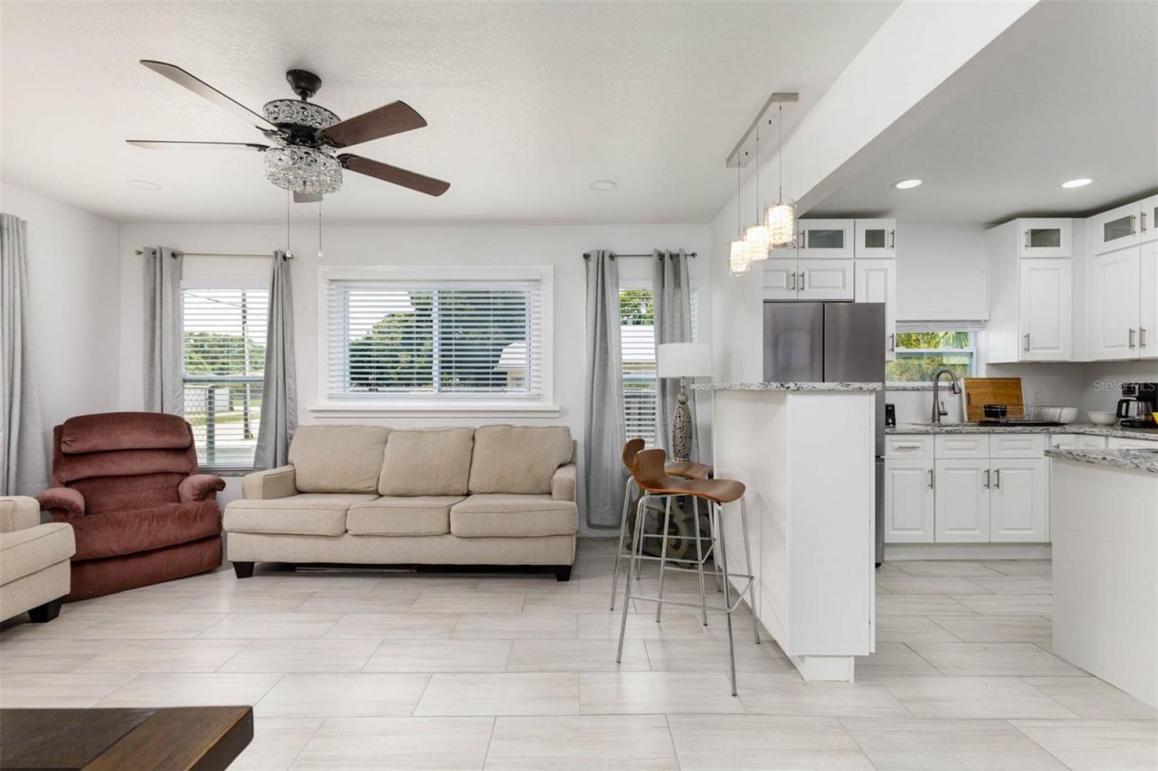 1147 James Avenue S, Saint Petersburg, FL 33705 Photo