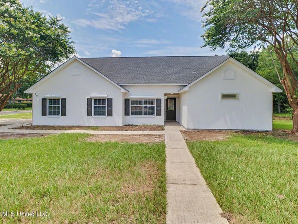 2711 Palmer Drive, Gulfport, MS 39507