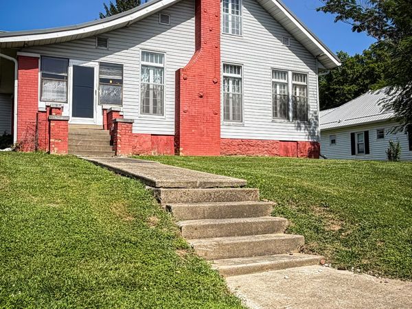 106 College Avenue, Paoli, IN 47454