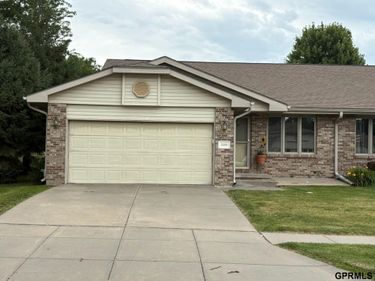 2300 Lynnridge Place, Lincoln, NE 68521