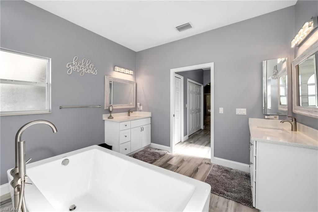 10711 Strike Ln, Bonita Springs, FL 34135 Photo