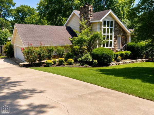 1804 Deerwood Drive, Jonesboro, AR 72404