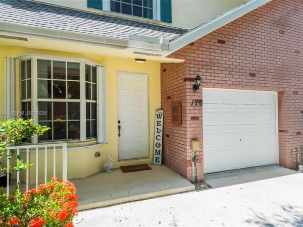 126 Spruce St , Boynton Beach, FL 33426