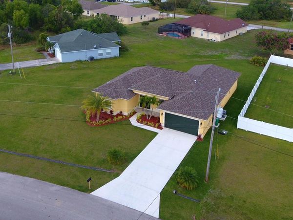 5866 NW Mesa Circle, Port St. Lucie, FL 34986