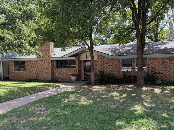 504 Austin Drive, Mineral Wells, TX 76067