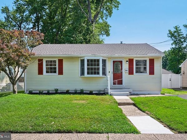 323 CRAWFORD AVENUE, MAPLE SHADE, NJ 08052