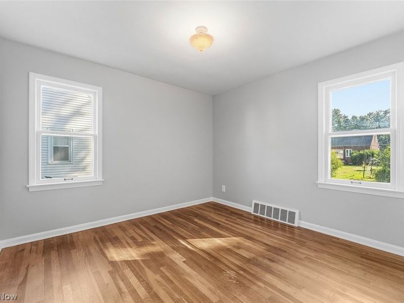 866 E 209th Street, Euclid, OH 44119 Photo 11