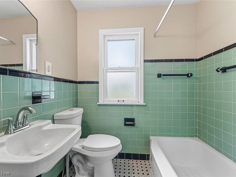 866 E 209th Street, Euclid, OH 44119 Photo 14