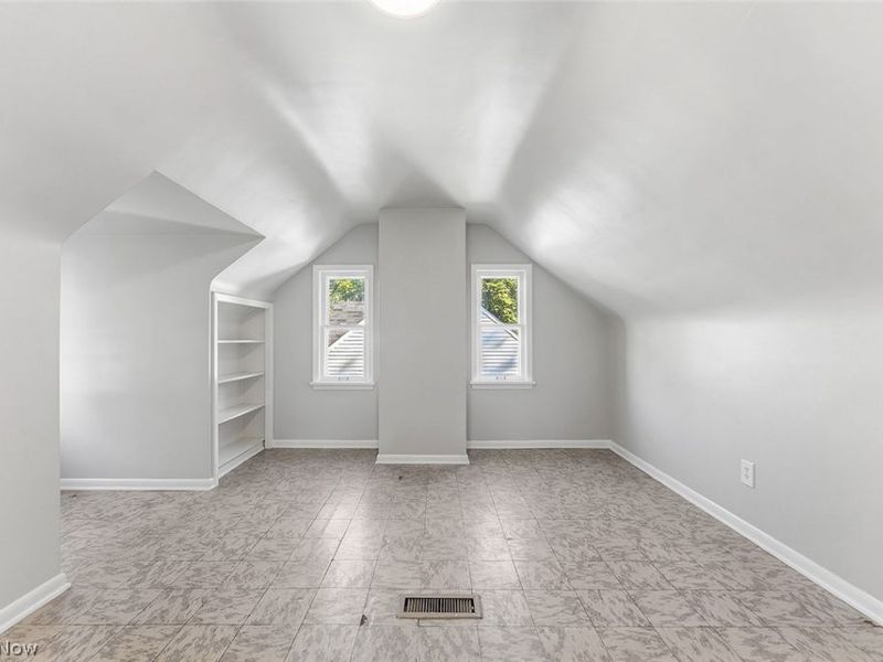 866 E 209th Street, Euclid, OH 44119 Photo 16