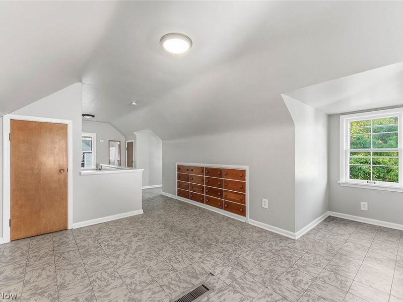 866 E 209th Street, Euclid, OH 44119 Photo 17