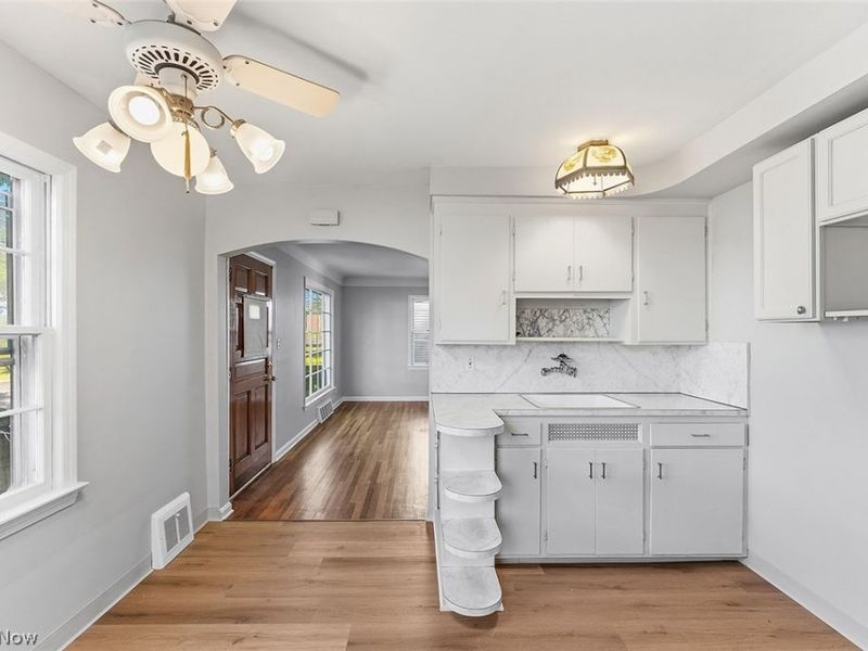 866 E 209th Street, Euclid, OH 44119 Photo 7