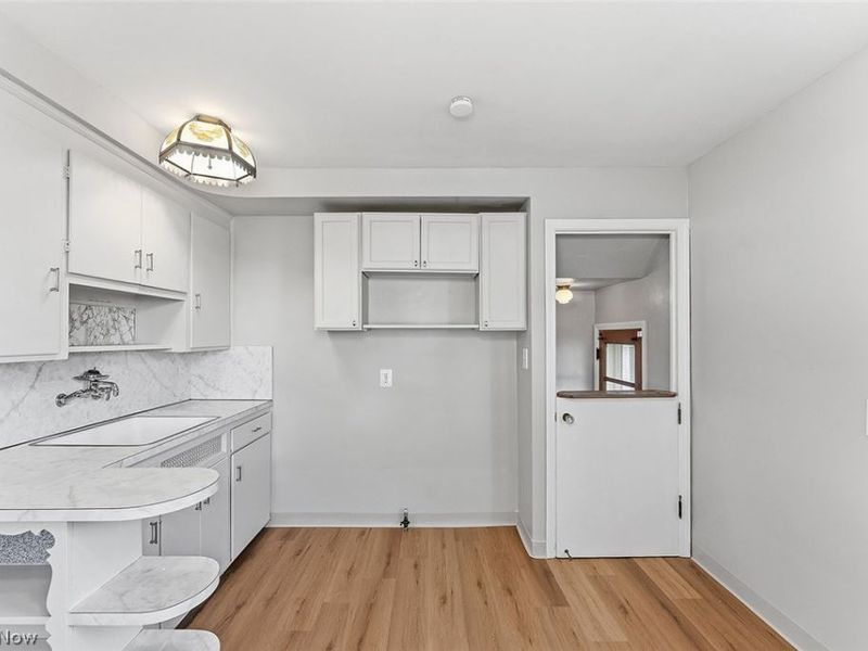 866 E 209th Street, Euclid, OH 44119 Photo 8