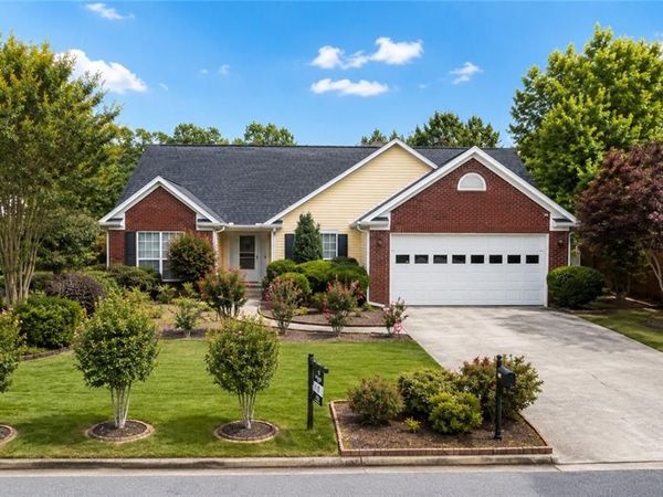 2130 Saint Thomas Way , Suwanee, GA 30024