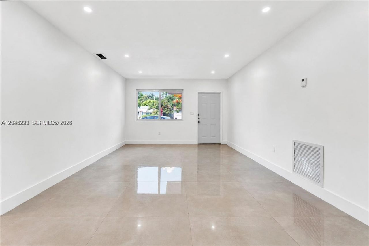 321 NW 56th Ave, Miami, FL 33126 Photo