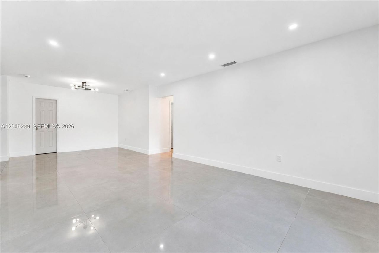 321 NW 56th Ave, Miami, FL 33126 Photo