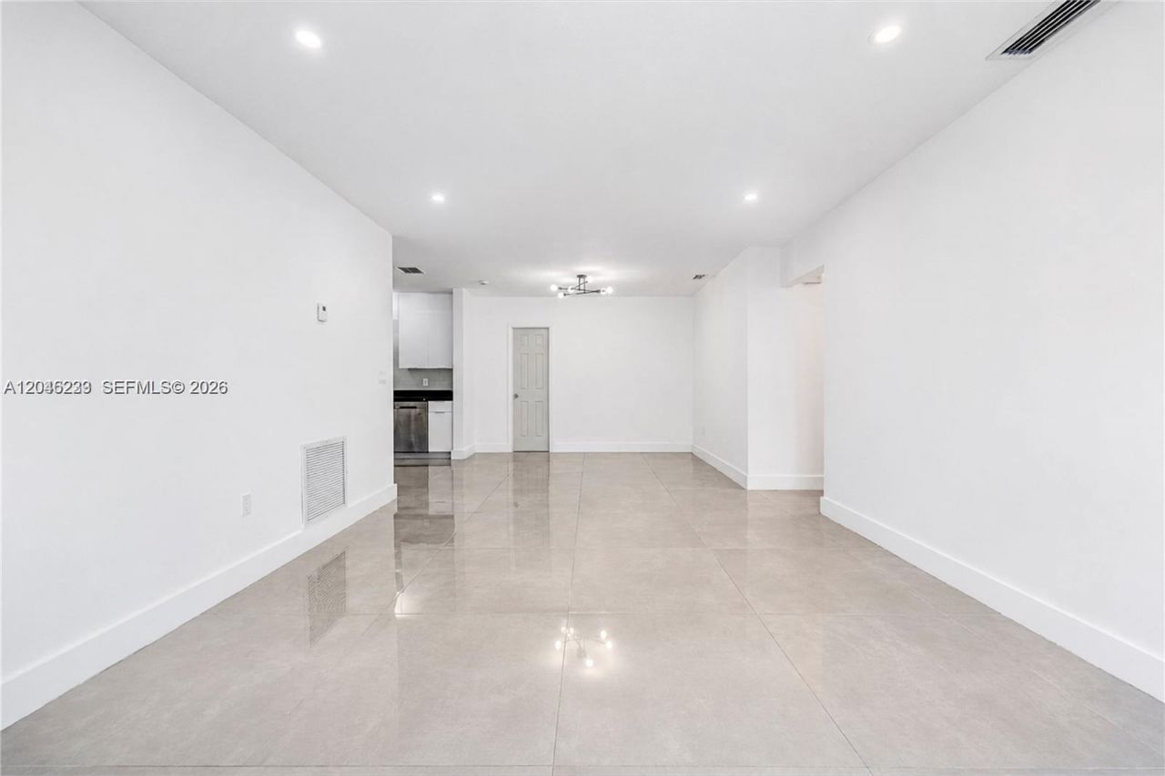 321 NW 56th Ave, Miami, FL 33126 Photo