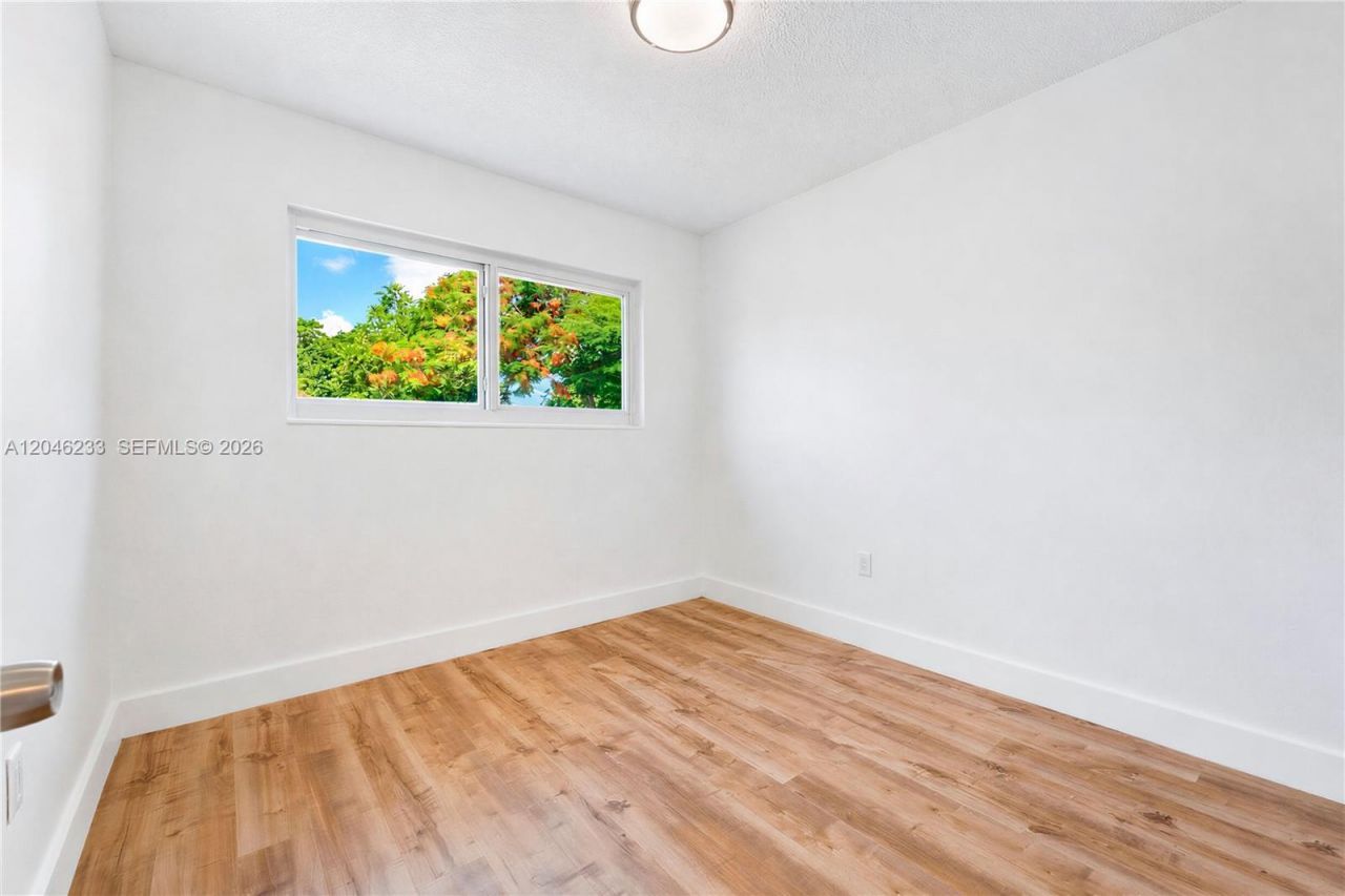 321 NW 56th Ave, Miami, FL 33126 Photo