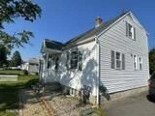 32 Park Avenue, Latham, NY 12110