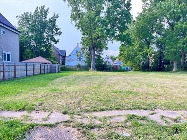 852 Glenwood Avenue, Buffalo, NY 14211