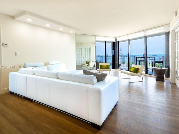 2000 Towerside Ter , Unit 1910, Miami, FL 33138