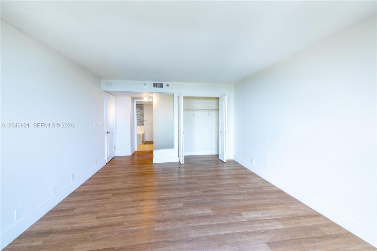 2000 Towerside Ter , Unit 1910, Miami, FL 33138 Photo