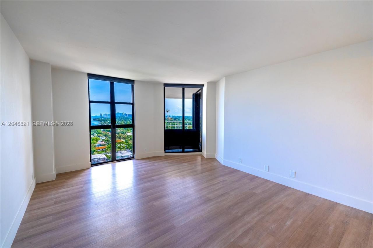 2000 Towerside Ter , Unit 1910, Miami, FL 33138 Photo
