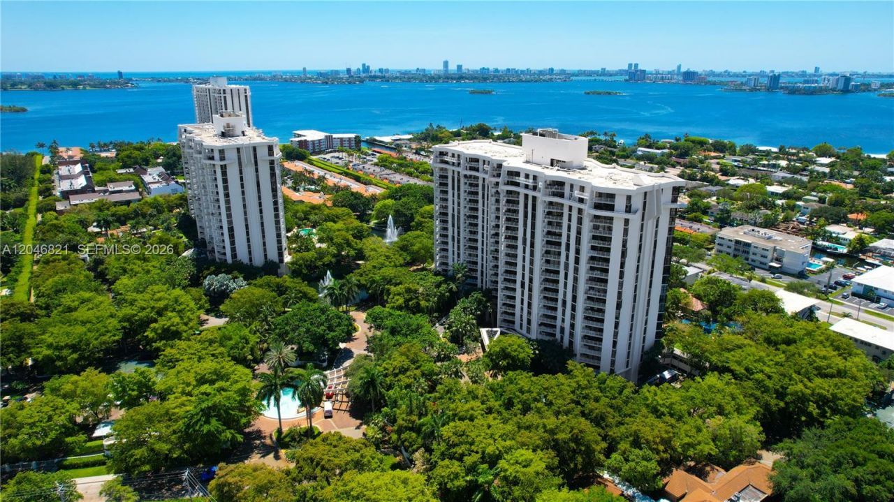 2000 Towerside Ter , Unit 1910, Miami, FL 33138 Photo