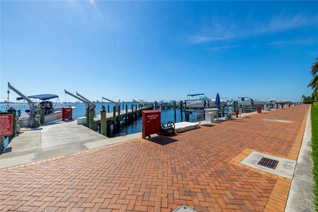 2000 Towerside Ter , Unit 1910, Miami, FL 33138 Photo