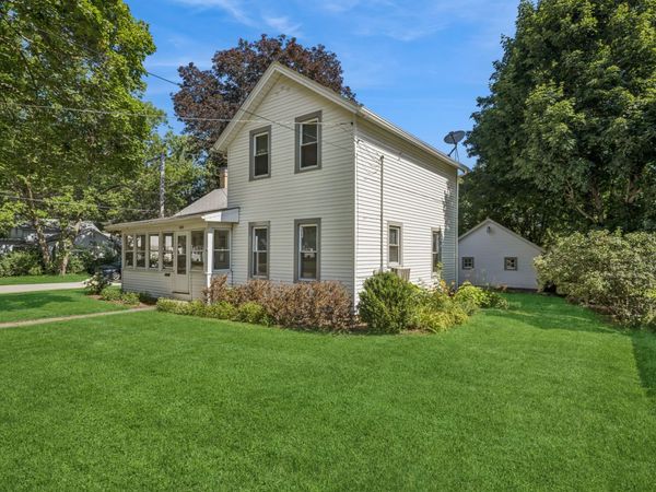 802 E Washington Street, Marengo, IL 60152