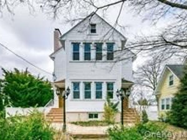 79 Onderdonk Avenue , Unit 1, Manhasset, NY 11030