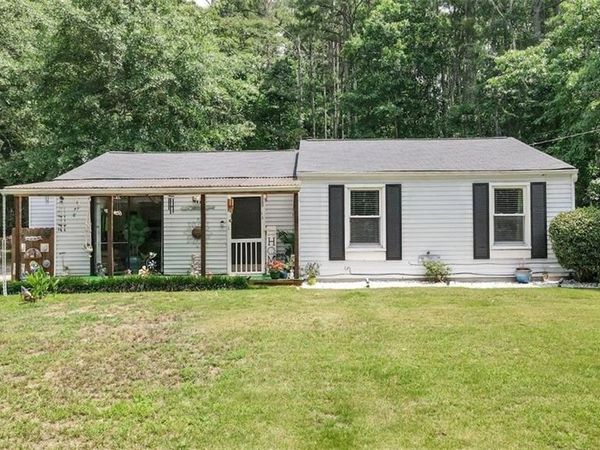 3184 Newcastle Way , Snellville, GA 30039