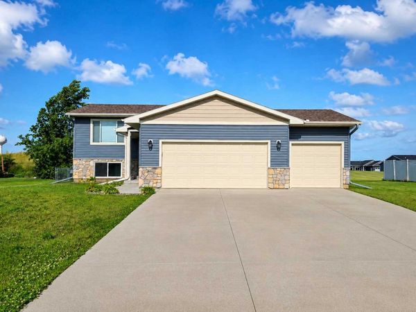 906 7th Avenue, Wanamingo, MN 55983