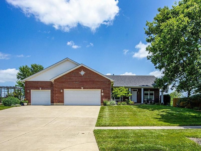 36 Robert Drive, Hamilton, OH 45013 Photo 1
