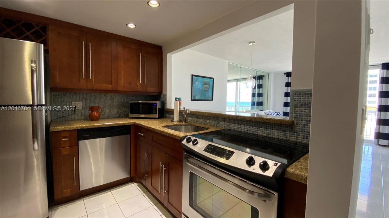 401 Ocean Dr, Unit 722, Miami Beach, FL 33139 Photo