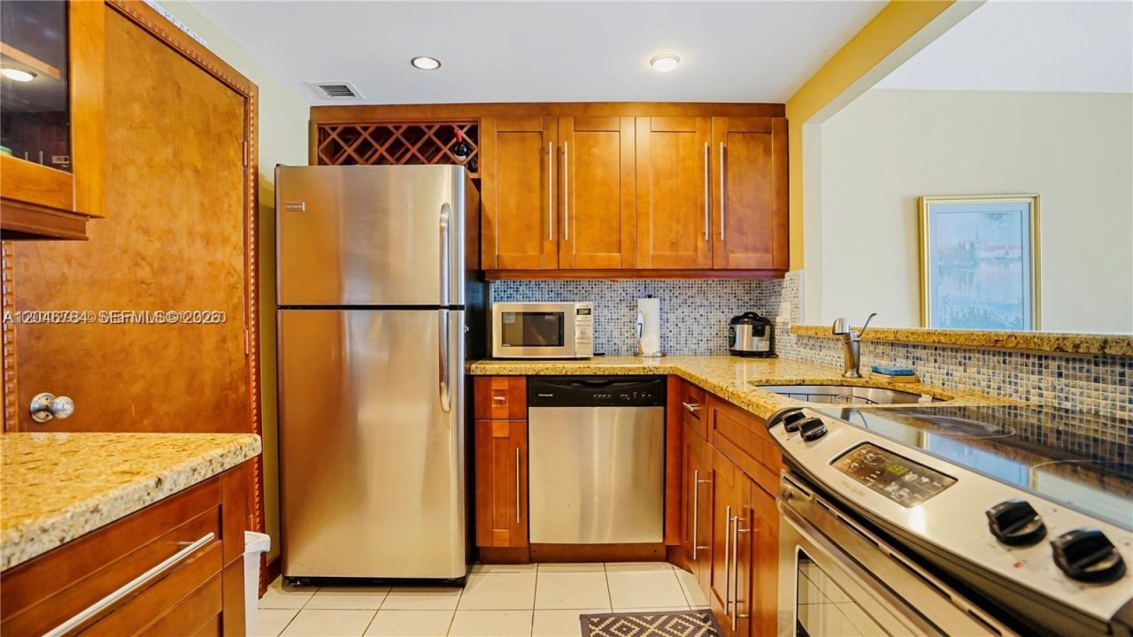 401 Ocean Dr , Unit 722, Miami Beach, FL 33139 Photo
