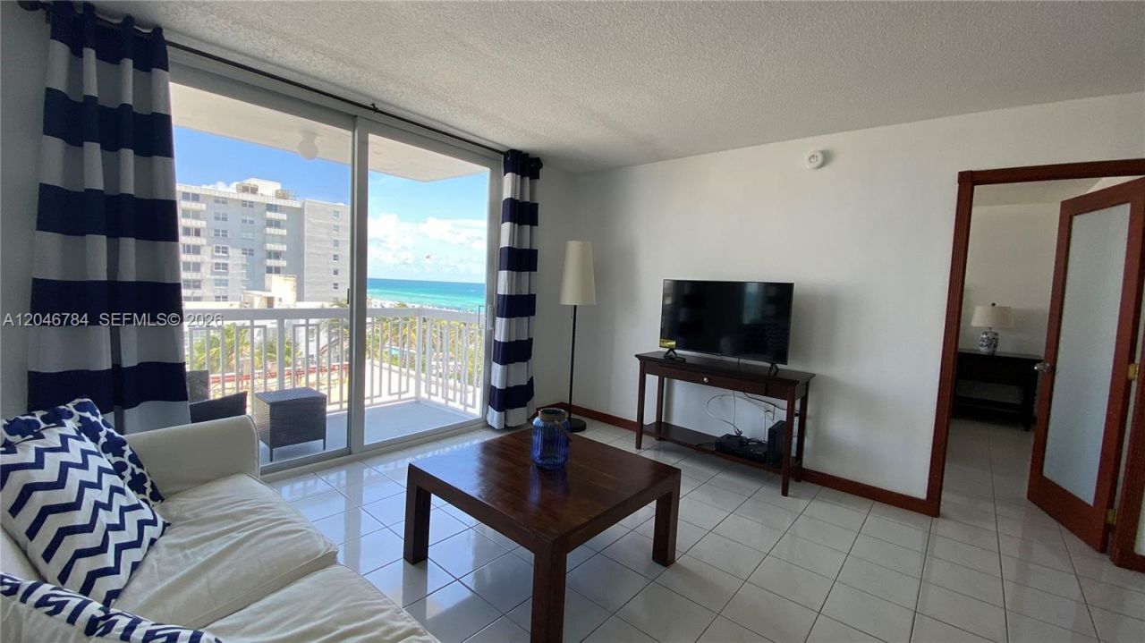 401 Ocean Dr, Unit 722, Miami Beach, FL 33139 Photo