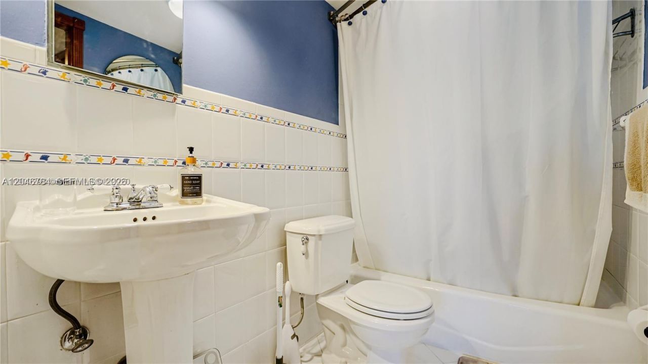 401 Ocean Dr , Unit 722, Miami Beach, FL 33139 Photo