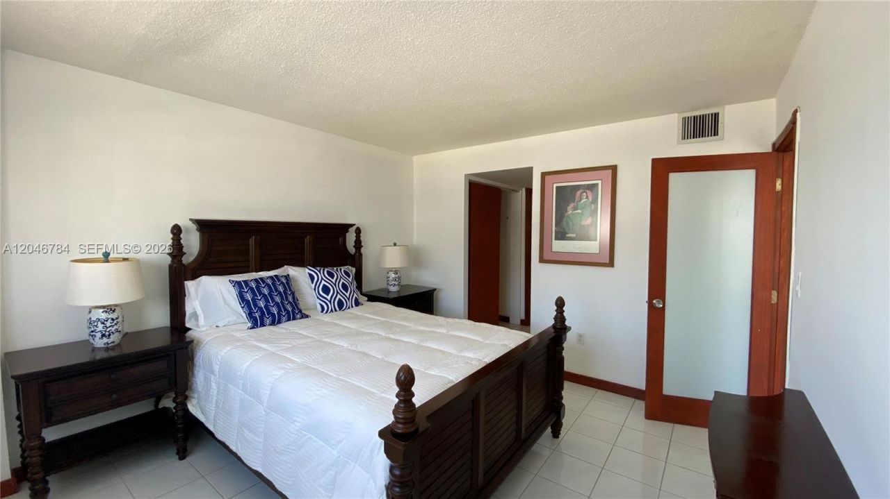 401 Ocean Dr, Unit 722, Miami Beach, FL 33139 Photo
