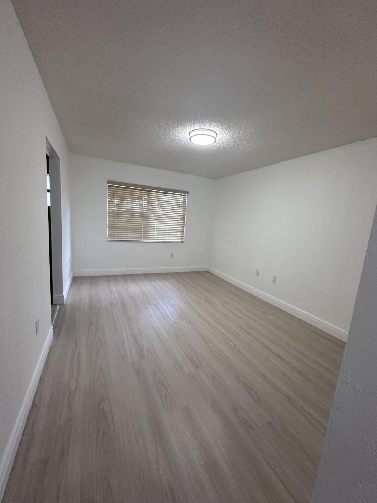 19823 NW 64th Place, Hialeah, FL 33015 Photo