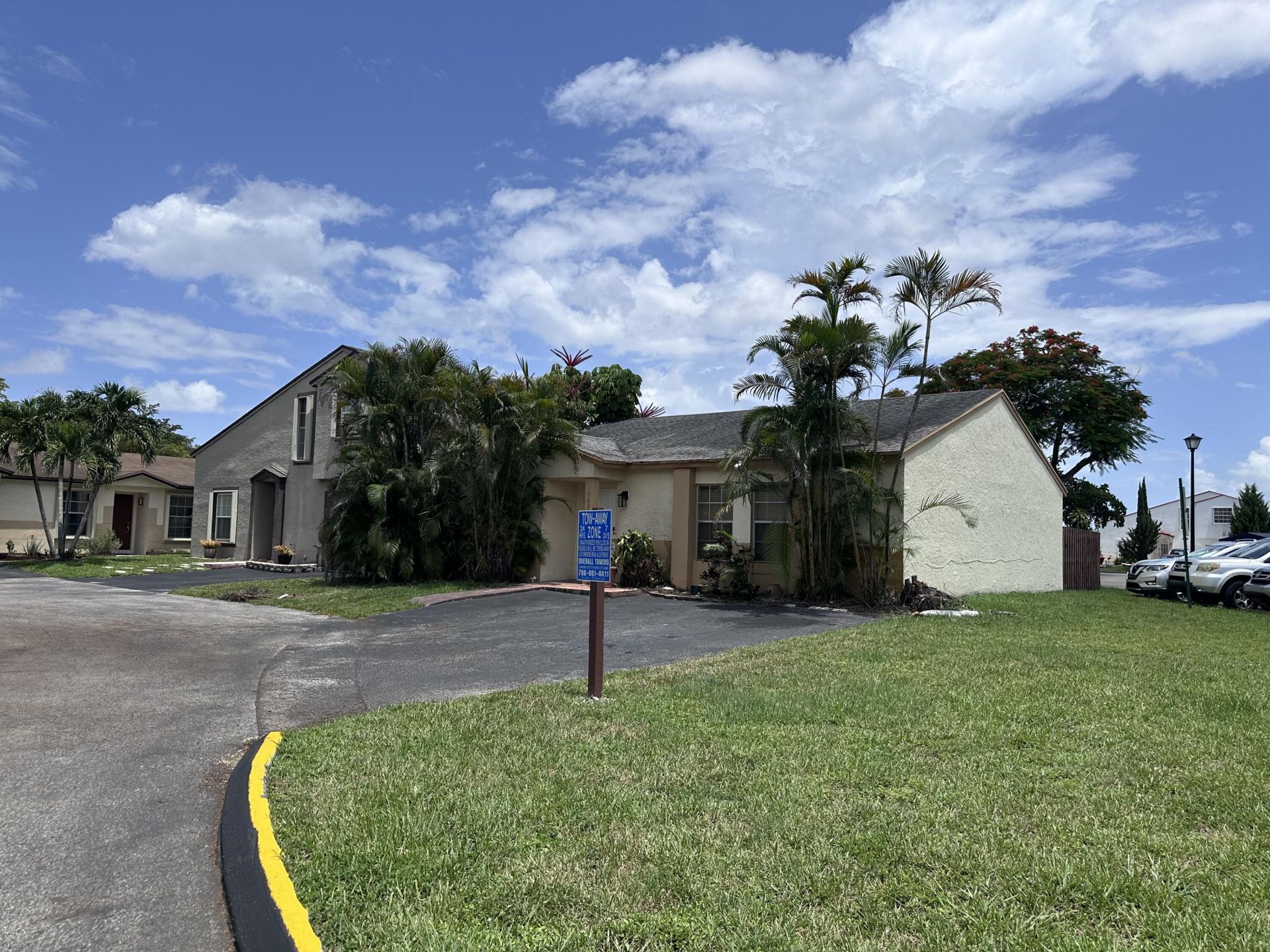 19823 NW 64th Place, Hialeah, FL 33015 Photo