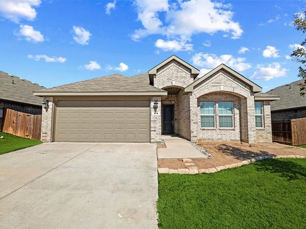 104 Cadyn Drive, Keene, TX 76059