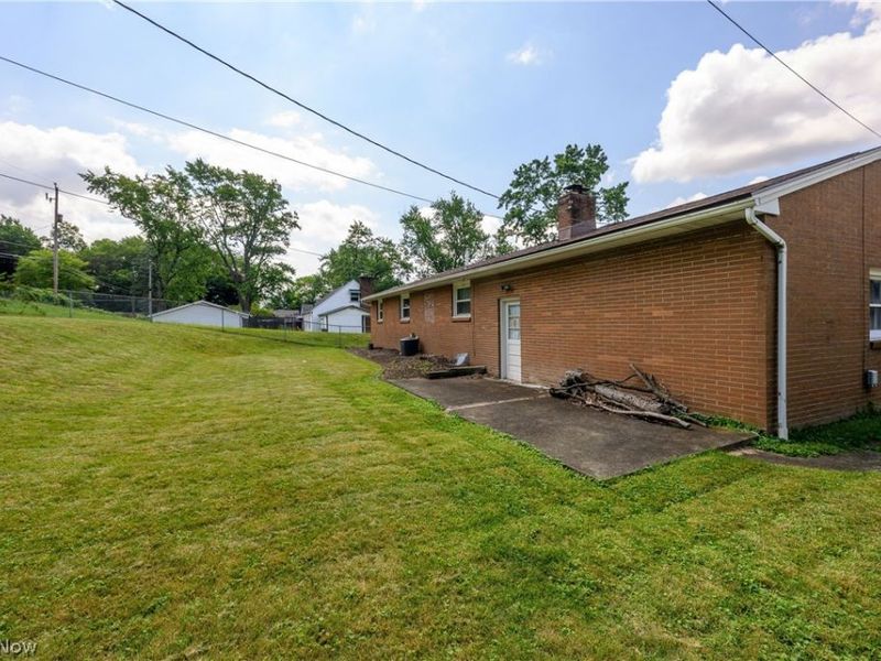 5355 Fulton Drive NW, Canton, OH 44718 Photo 3